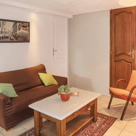 One-bedroom In דירה